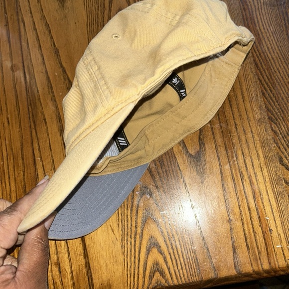 Adidas cap - Picture 10 of 10